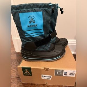 Girls Kamik snow boots - barely worn, size 4 big kid